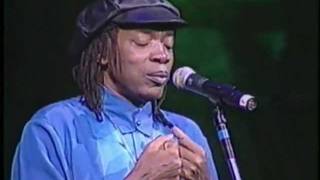 Milton Nascimento  Beatriz ao vivo 1996 [upl. by Grote321]