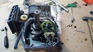 Bent Crankshaft in Lawnmower Repair  Briggs amp Stratton Engine Disasembly [upl. by Srednas482]