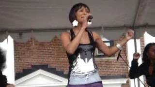 Keri Hilson performs her hit quotEnergyquot [upl. by Paver]